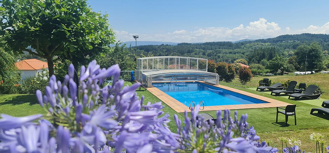 Casa rural con piscina cubierta en la ribiera sacra