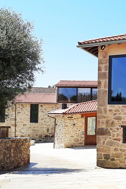 Rural house in the Ribeira Sacra & apartments in the Ribeira Sacra (Lugo). Spain